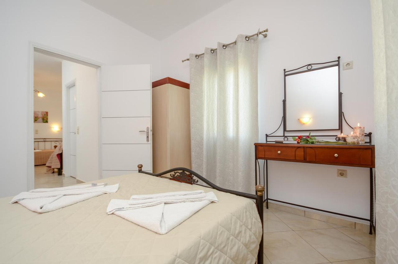 Gaitani Apartments Plaka Naxos Микри-Вигла Экстерьер фото