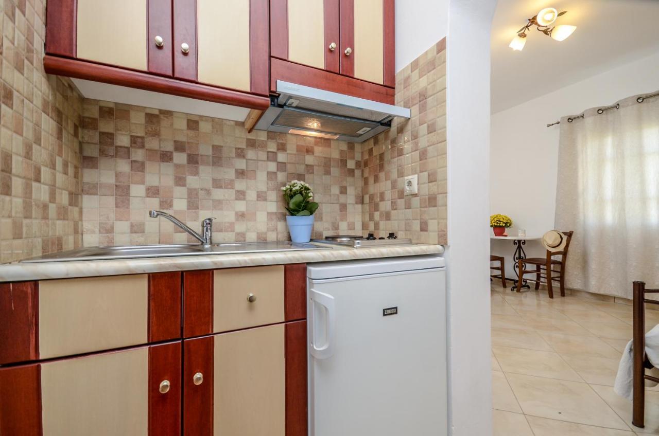 Gaitani Apartments Plaka Naxos Микри-Вигла Экстерьер фото